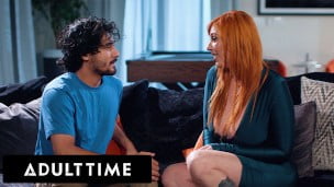 Stacked Redhead Therapist Treats Client To Her Pussy